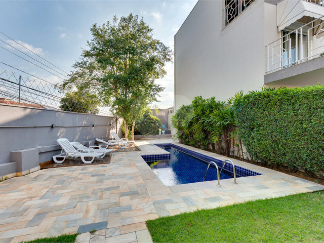 Casa à venda com 4 quartos, sendo 3 suítes,  no condomínio Vila Hípica, São Paulo - SP