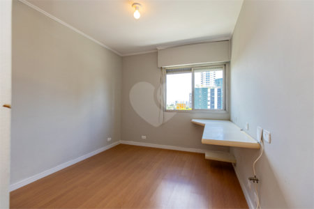 Apartamento à venda com 3 quartos, sendo 1 suíte,  em Brooklin, São Paulo, SP