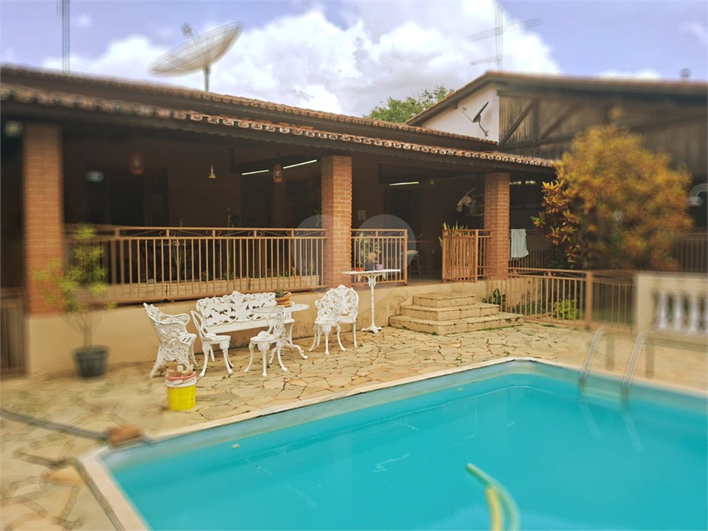 Casa à venda com 3 quartos, sendo 1 suíte, no condomínio Acmti - Colinas do Mosteiro, Terras de Itaici e Recanto dos Pássaros, Indaiatuba - SP