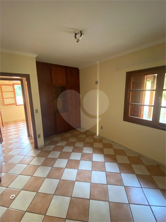 Casa à venda com 3 quartos, sendo 1 suíte, no condomínio Estância Marambaia, Vinhedo - SP