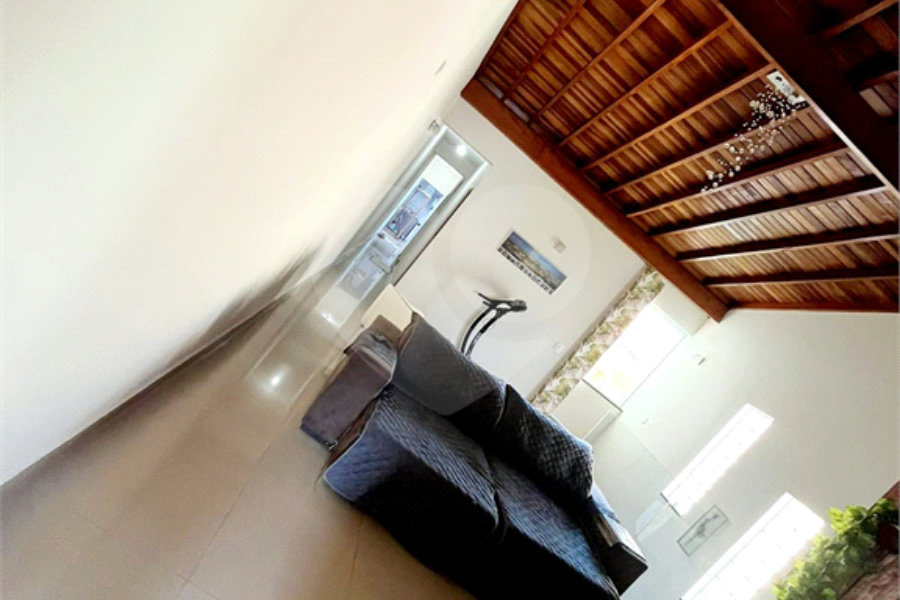 Sobrado à venda com 6 quartos, sendo 1 suíte,  em Horto, São Paulo, SP