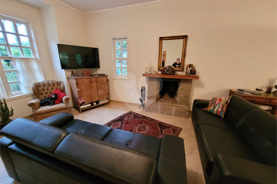 Casa à venda com 3 quartos, sendo 1 suíte, no condomínio Suíça da Cantareira, Mairiporã - SP