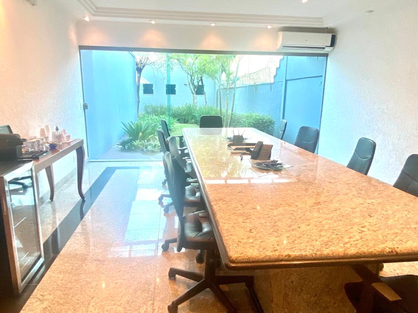 Casa à venda com 5 quartos, sendo 2 suítes, em Indianópolis, São Paulo, SP
