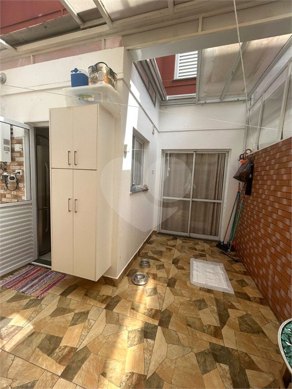 Casa à venda com 3 quartos, sendo 1 suíte, no condomínio Vila das Cores, São Paulo - SP