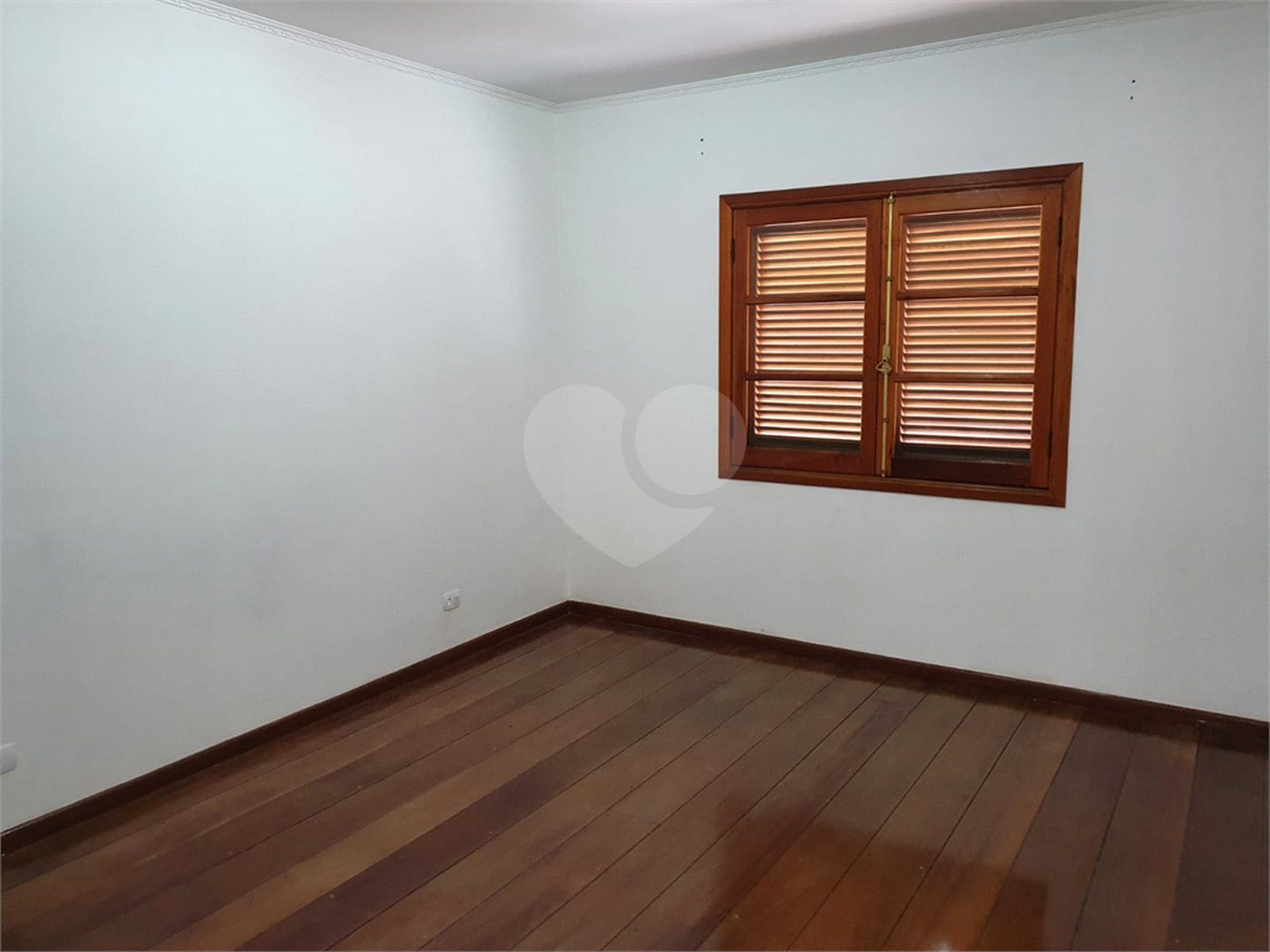 Sobrado à venda com 4 quartos, sendo 2 suítes, em Tremembé, São Paulo, SP