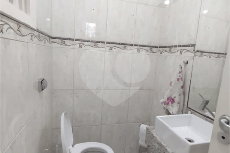 Casa à venda com 3 quartos, sendo 2 suítes, em Jardim Mangalot, São Paulo, SP