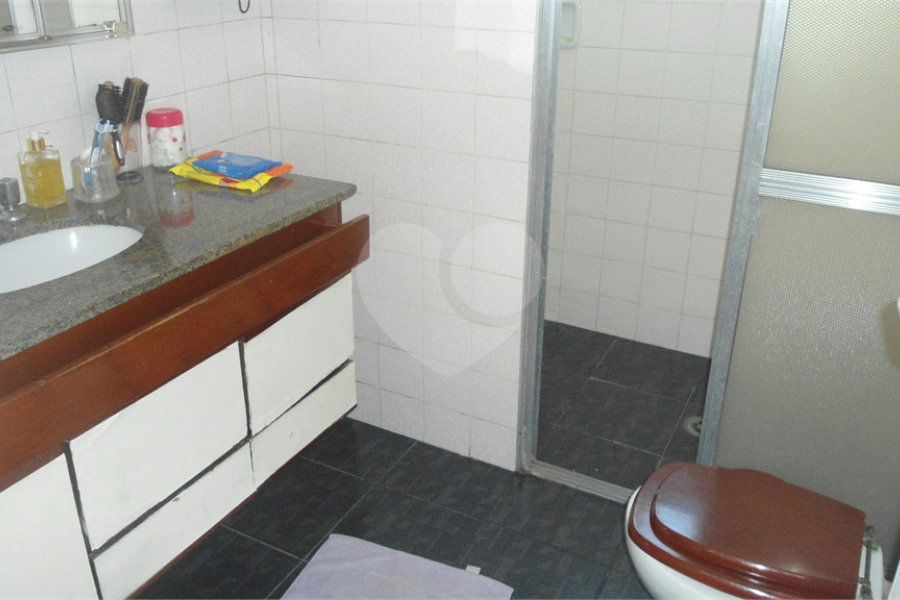 Sobrado à venda ou para alugar com 3 suítes em Vila Mascote, São Paulo, SP