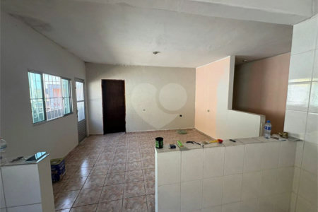 Casa à venda com 4 quartos em Jardim Casa Branca, Suzano, SP