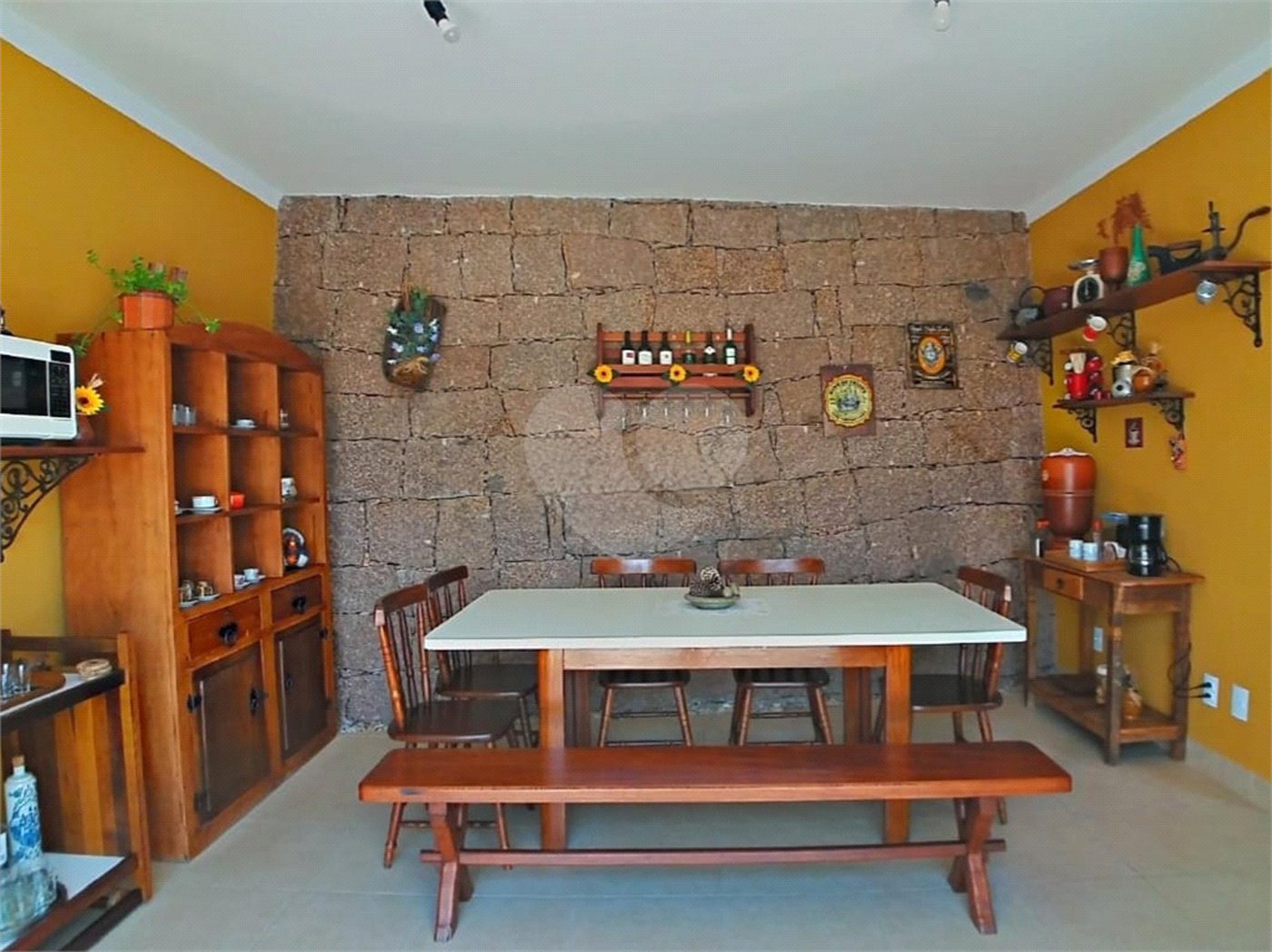 Casa à venda com 3 quartos, sendo 1 suíte, no condomínio Estância Marambaia, Vinhedo - SP