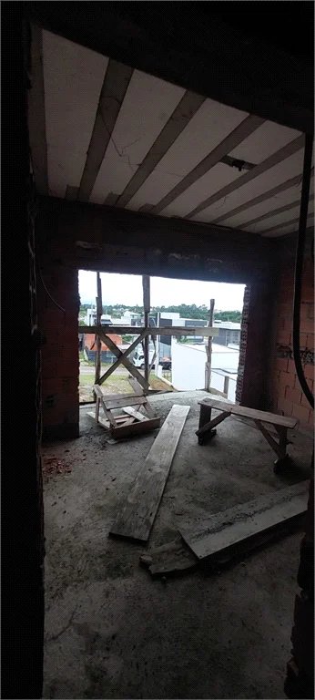 Terreno à venda com 3 quartos, sendo 1 suíte, no condomínio Lago dos Pássaros, Cotia - SP