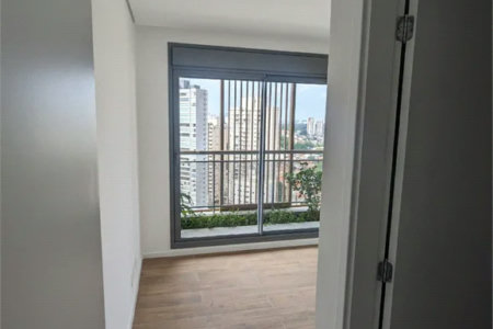 Apartamento à venda com 3 quartos, sendo 2 suítes, em Jardim das Acácias, São Paulo, SP