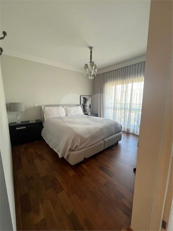 Apartamento à venda com 4 quartos, sendo 2 suítes,  em Brooklin Paulista, São Paulo, SP