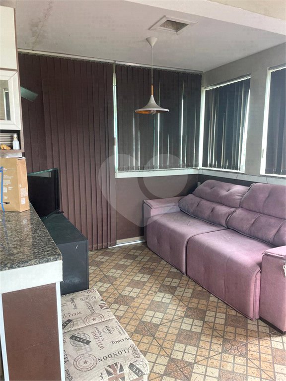Sobrado à venda com 2 quartos, sendo 1 suíte, em Estância Balneária Hawai, Caraguatatuba, SP