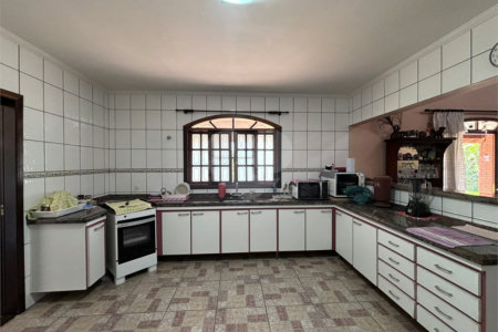 Casa Térrea à venda com 4 quartos, sendo 2 suítes, em Alpes D'Ouro, Bom Jesus dos Perdões, SP