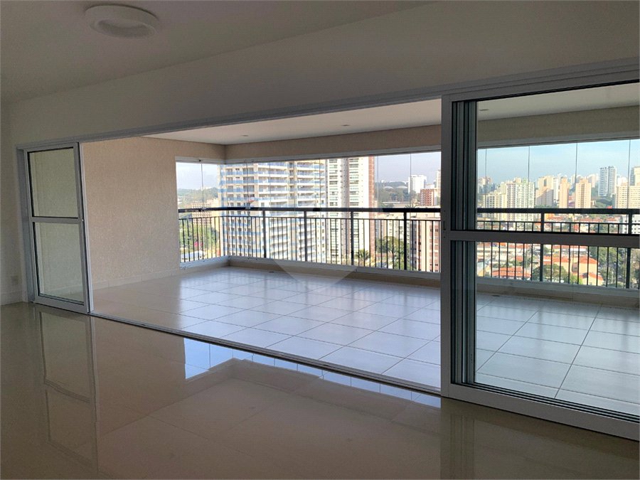 Apartamento à venda ou para alugar com 3 suítes em Santo Amaro, São Paulo, SP