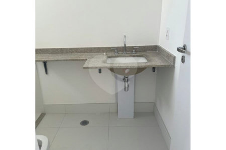 Apartamento à venda com 3 suítes em Campo Belo, São Paulo, SP