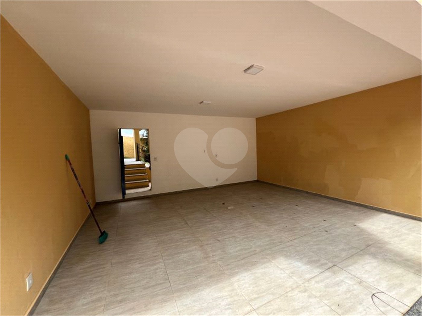 Casa à venda ou para alugar com 4 quartos, sendo 3 suítes, no condomínio Estância Marambaia, Vinhedo - SP