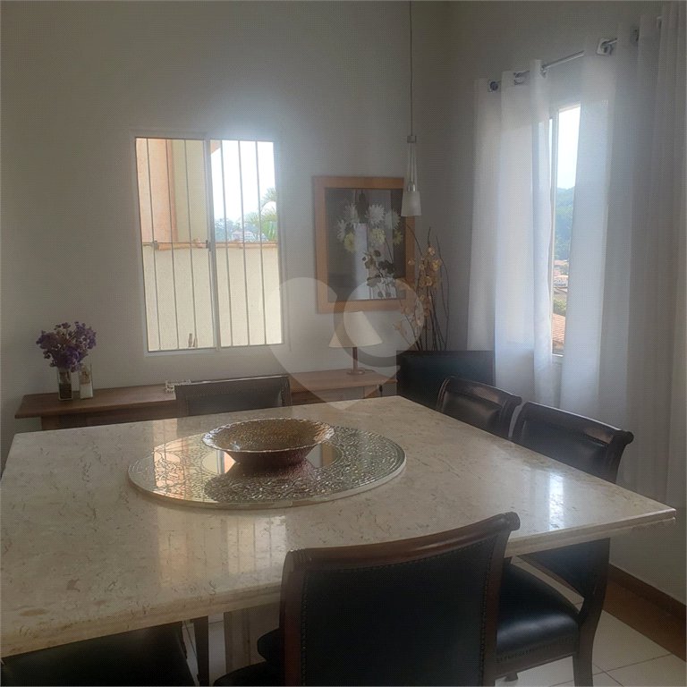 Sobrado à venda com 3 quartos, sendo 1 suíte, em Tremembé, São Paulo, SP