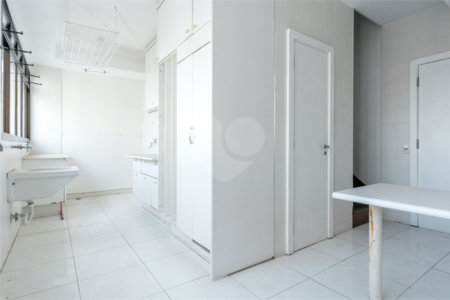 Duplex à venda com 6 quartos, sendo 4 suítes, em Alto de Pinheiros, São Paulo, SP