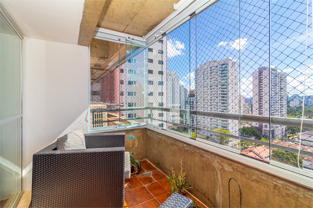 Apartamento à venda com 3 quartos, sendo 1 suíte,  em Alto da Boa Vista, São Paulo, SP