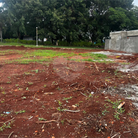 Terreno à venda com 3 quartos, sendo 1 suíte, em Vila Carolina, Itapetininga, SP