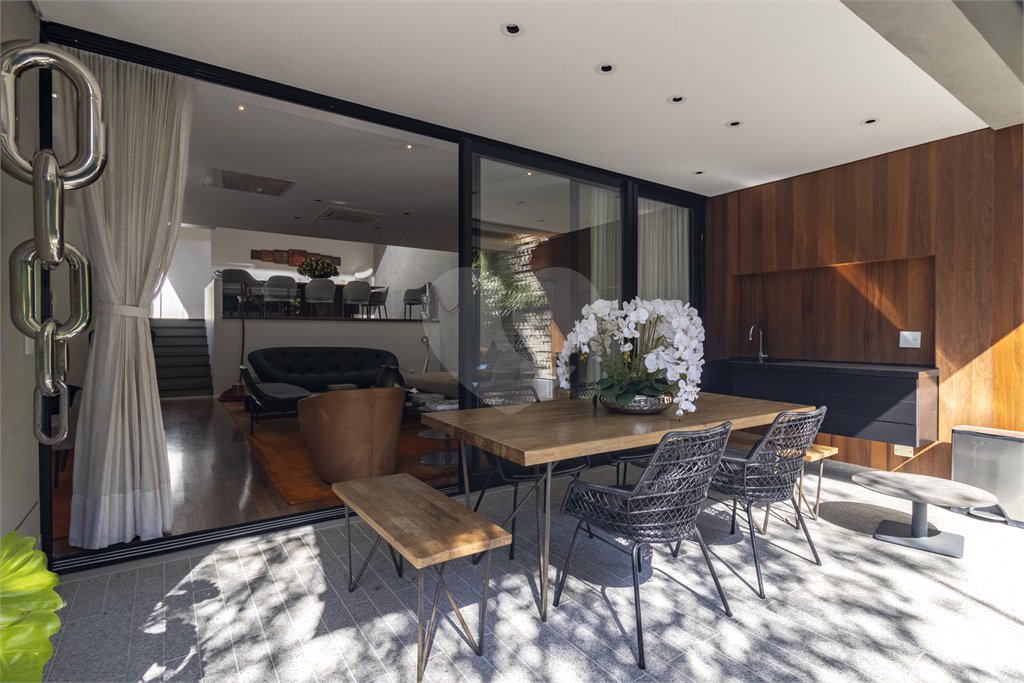 Casa à venda com 3 suítes em Jardim Luzitânia, São Paulo, SP