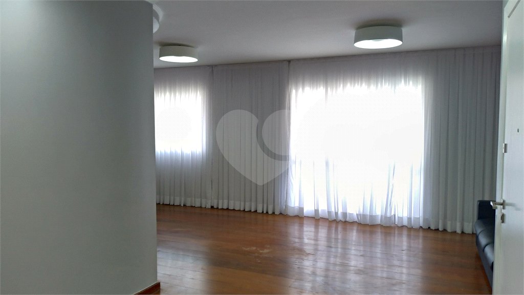 Cobertura à venda com 4 quartos, sendo 3 suítes,  em Vila Andrade, São Paulo, SP