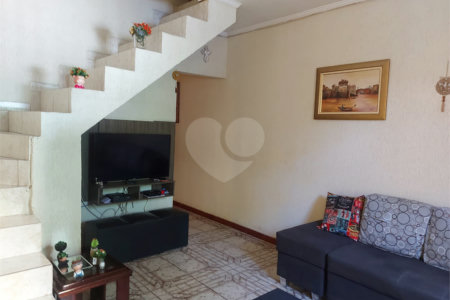 Sobrado à venda com 4 quartos, sendo 1 suíte,  em Vila Gustavo, São Paulo, SP