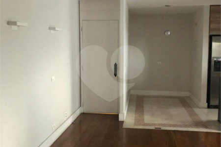 Sala à venda em Vila Suzana, São Paulo, SP