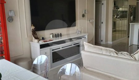 Apartamento à venda com 3 quartos, sendo 1 suíte,  em Aclimação, São Paulo, SP