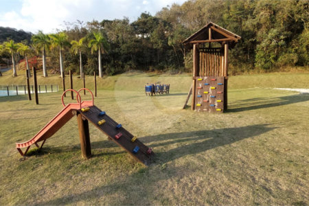 Casa à venda com 4 suítes no condomínio Itaporã, Atibaia - SP