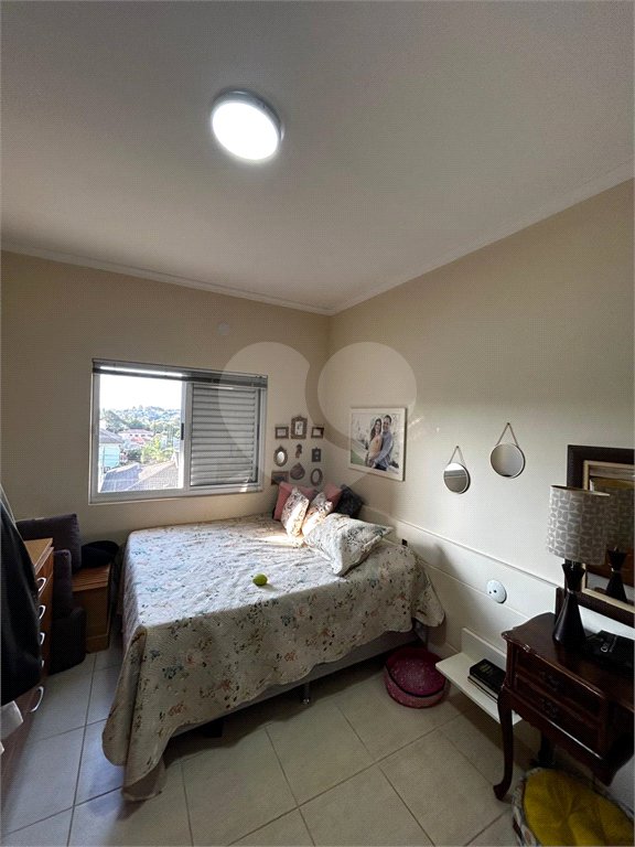 Casa à venda com 3 quartos, sendo 1 suíte, no condomínio Loteamento Recanto dos Paturis, Vinhedo - SP