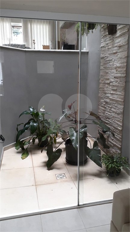 Sobrado à venda com 3 quartos, sendo 1 suíte,  no Centro, Elias Fausto, SP