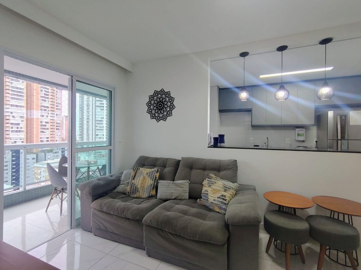 Apartamento com 2 dormitórios para alugar, 76 m² por R$ 7.000,00/mês - Gonzaga - Santos/SP