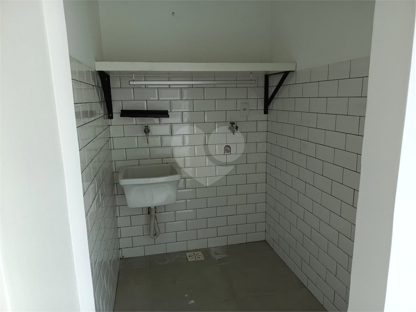 Casa à venda com 3 quartos, sendo 1 suíte, no condomínio Paraíso Classe A, Rio de Janeiro - RJ