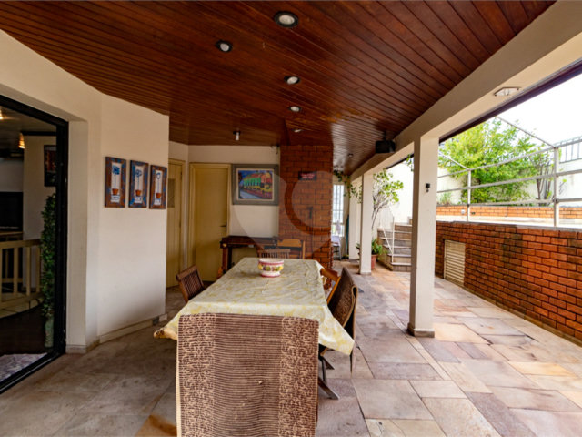 Cobertura à venda com 3 quartos, sendo 2 suítes,  em Vila Olímpia, São Paulo, SP