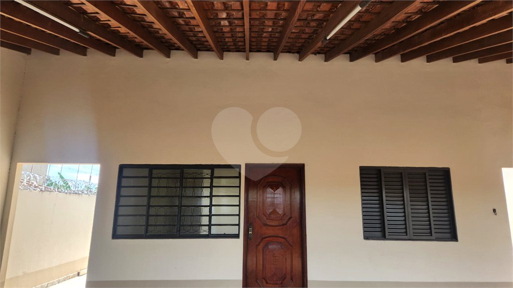 Casa à venda com 4 quartos, sendo 1 suíte, em Jardim Roberto Selmi Dei, Araraquara, SP