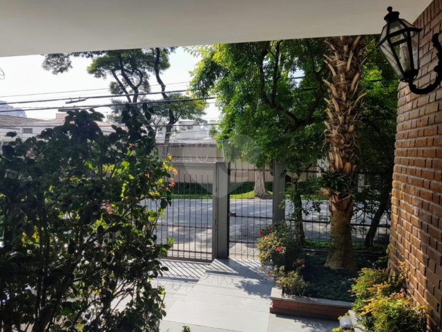 Sobrado à venda com 3 quartos, sendo 2 suítes,  em Brooklin Velho, São Paulo, SP