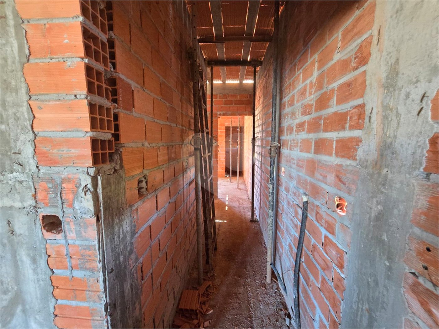 Casa à venda com 3 quartos, sendo 1 suíte, no condomínio Residencial Tivolli, Itapetininga - SP