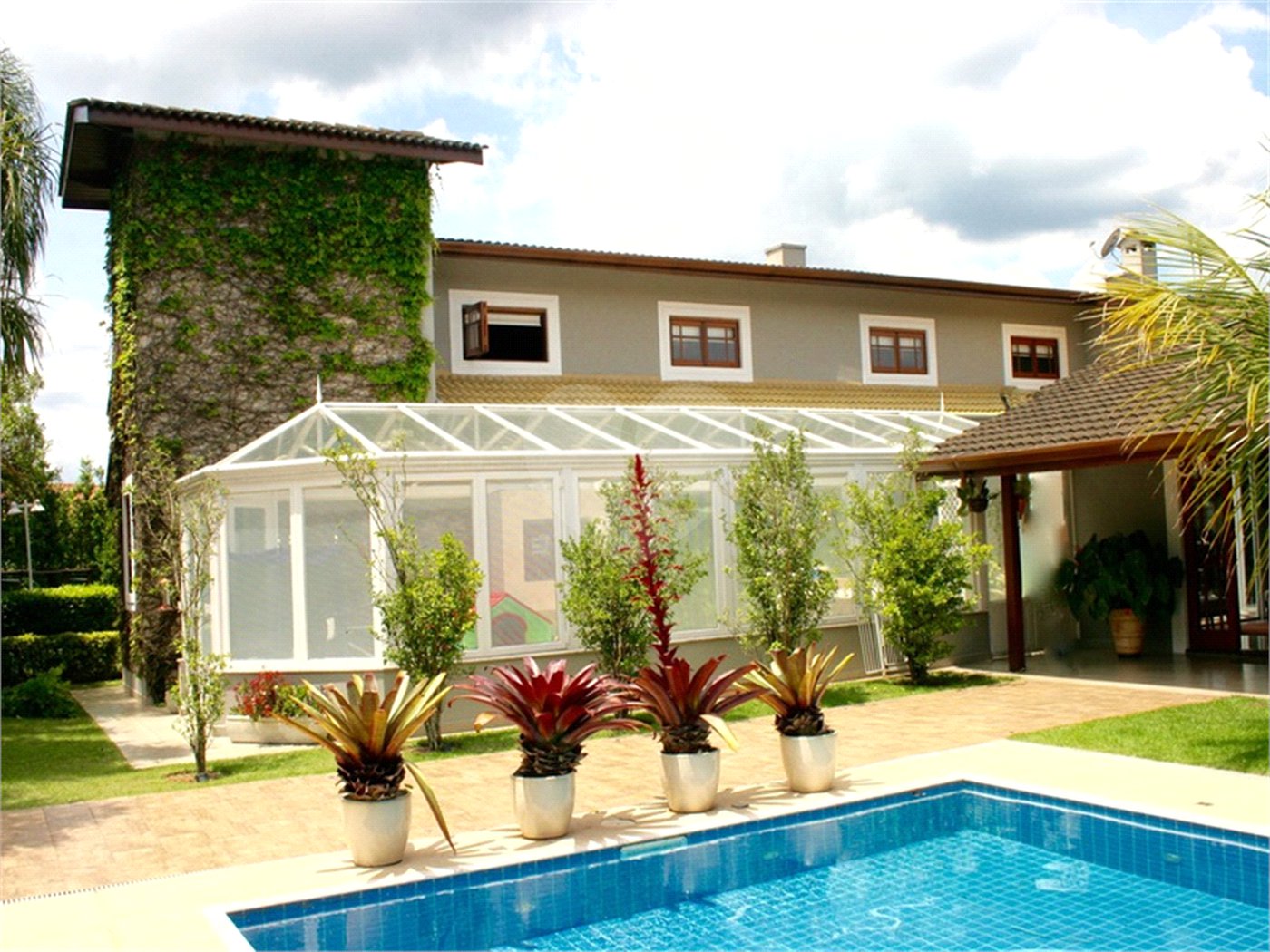 Casa à venda com 5 suítes no condomínio Suíça da Cantareira, Mairiporã - SP