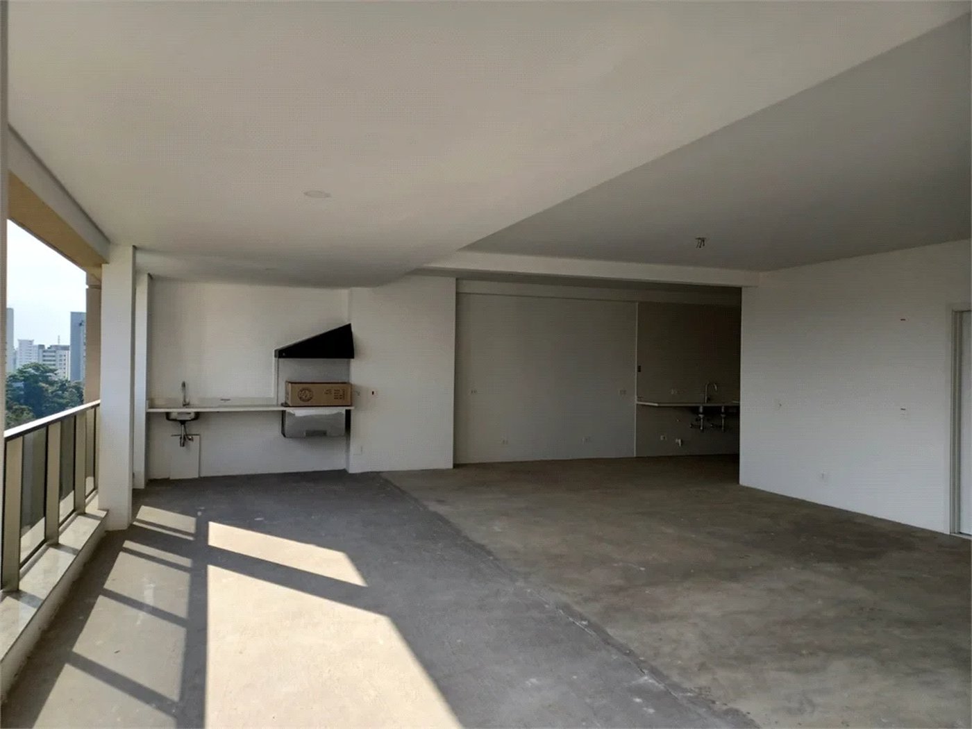 Apartamento à venda com 4 suítes em Real Parque, São Paulo, SP