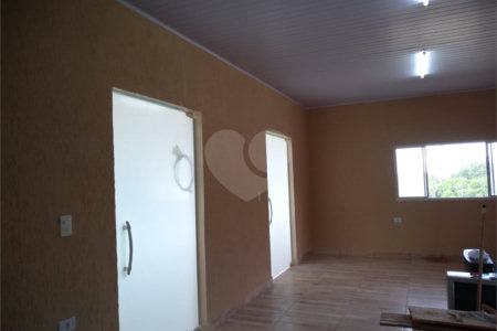 Chácara à venda com 3 quartos, sendo 1 suíte,  em Botujuru, Mogi das Cruzes, SP
