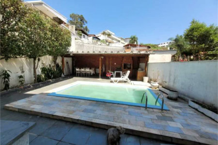 Sobrado à venda com 6 quartos, sendo 2 suítes, em Vila Romana, São Paulo, SP
