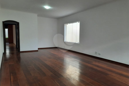 Casa Térrea à venda com 3 quartos, sendo 1 suíte, em Jardim Marajoara, São Paulo, SP