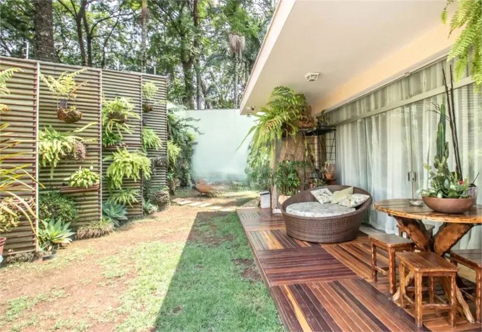 Casa de Vila à venda com 5 quartos, sendo 3 suítes, em Jardim Marajoara, São Paulo, SP