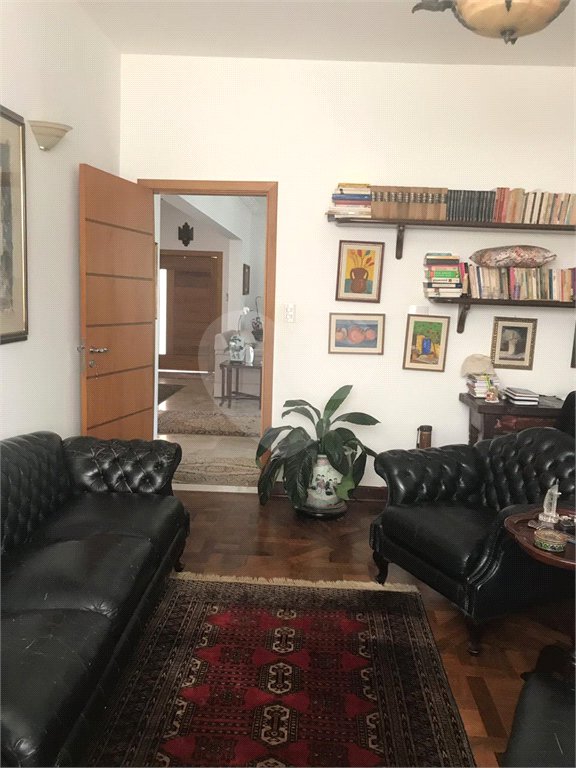 Casa à venda com 4 suítes em Jardim Leonor, São Paulo, SP