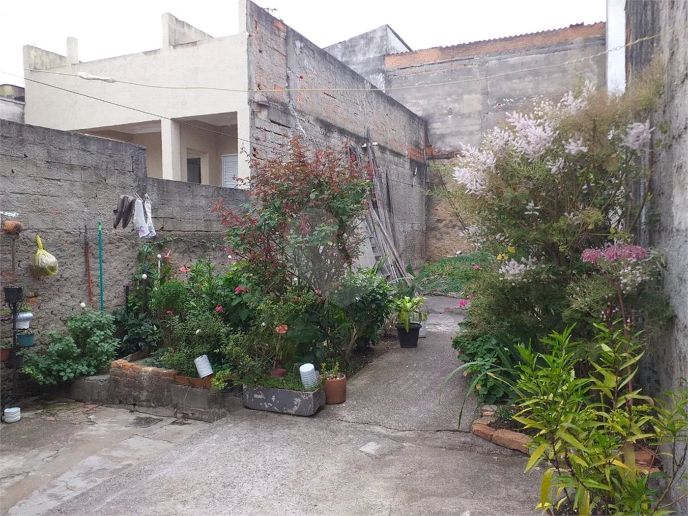 Casa à venda com 3 quartos em Vila Vitório Mazzei, São Paulo, SP