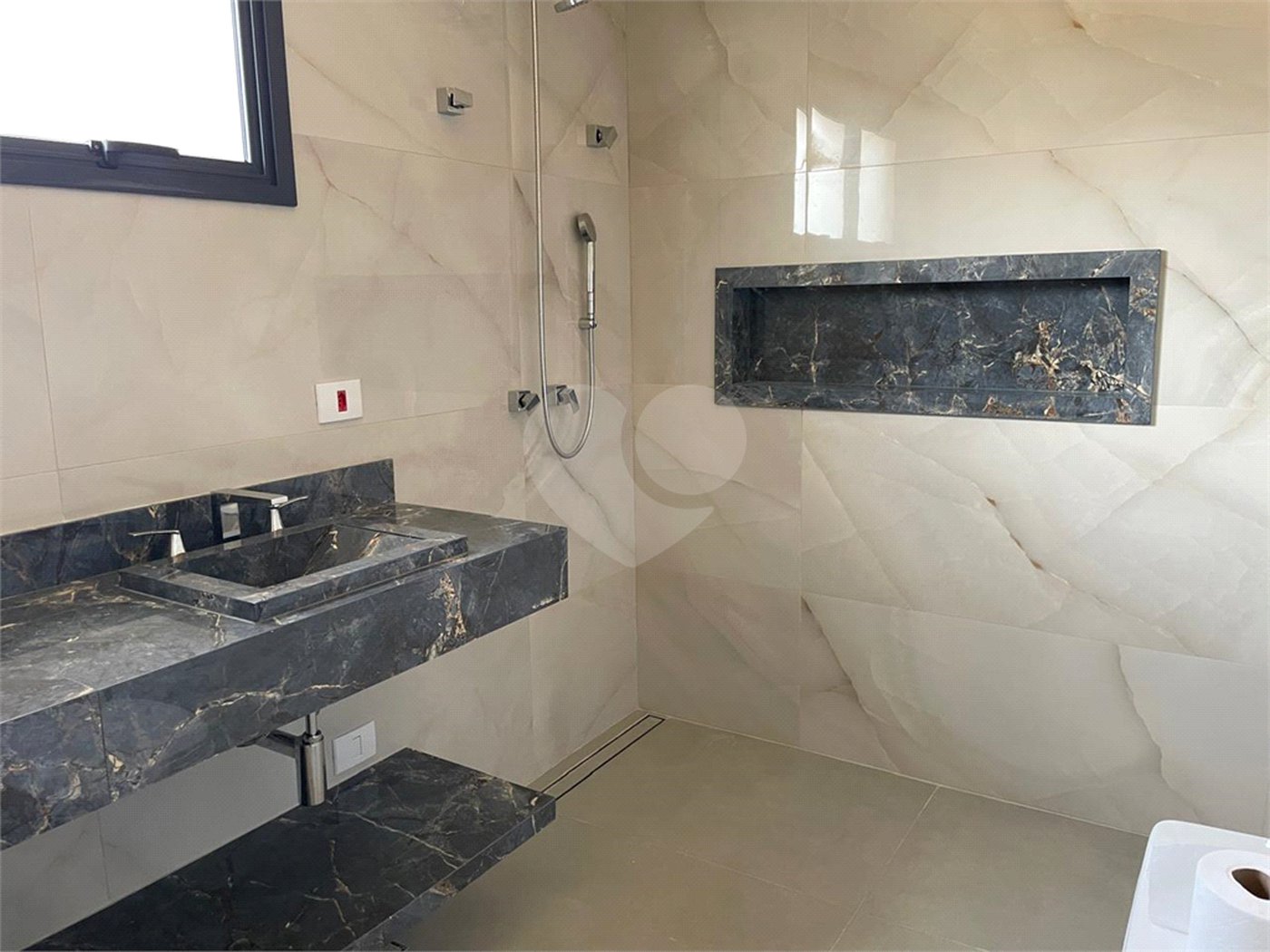 Casa à venda ou para alugar com 3 suítes no condomínio São Joaquim, Vinhedo - SP