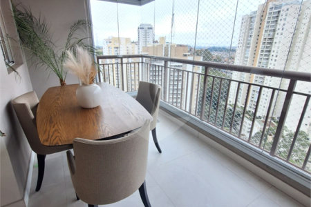 Apartamento à venda com 3 quartos, sendo 1 suíte,  em Vila Andrade, São Paulo, SP