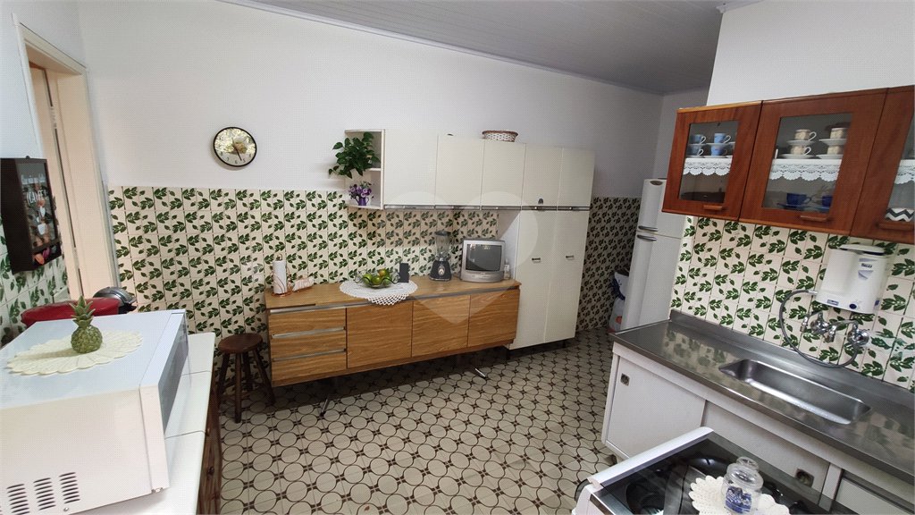 Casa à venda com 4 quartos, sendo 1 suíte, no condomínio Travessa Jacob,38, São Paulo - SP